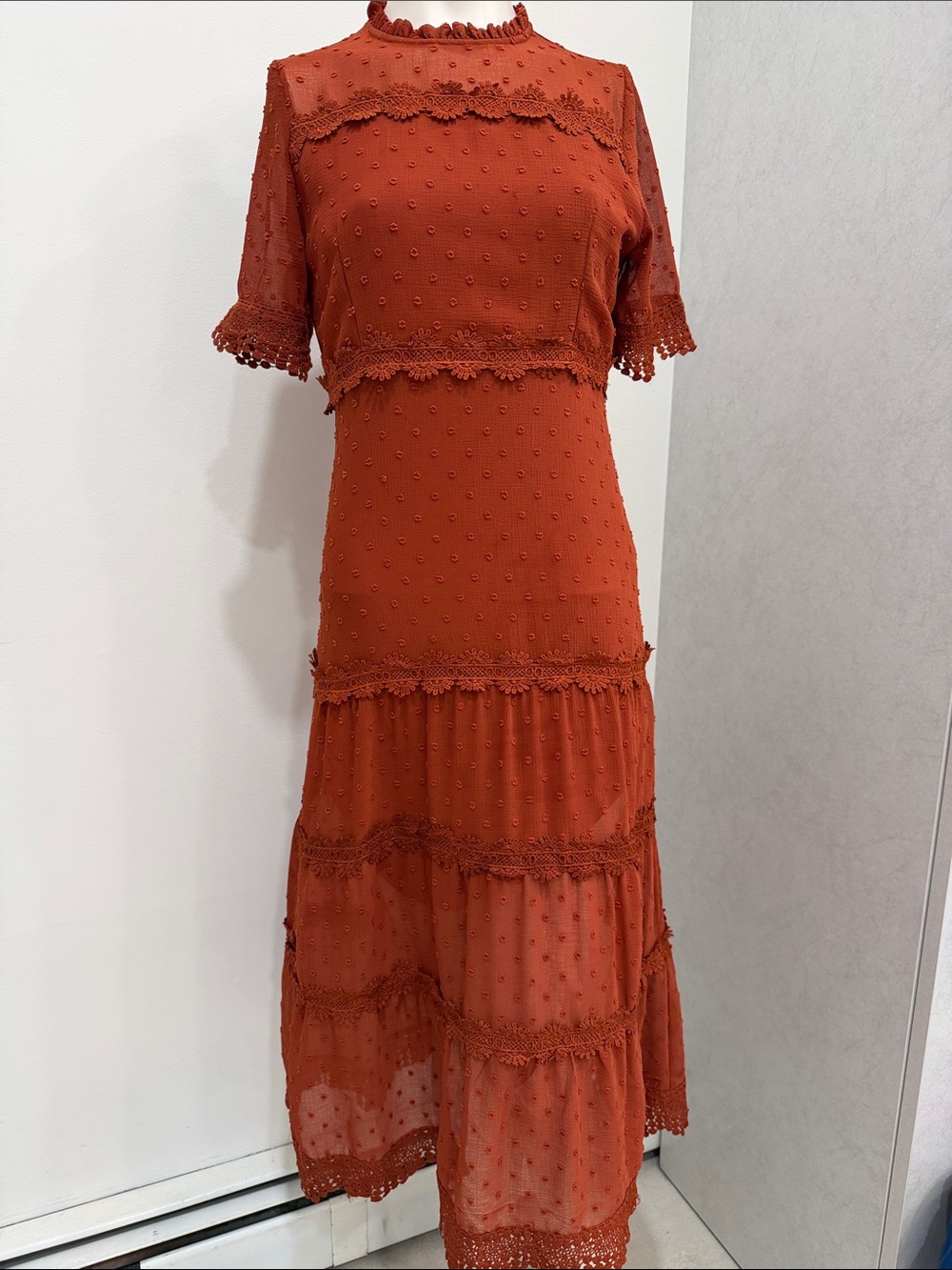 Rust Tiered Swiss Dot Midi Dress sz small Lulus party dress